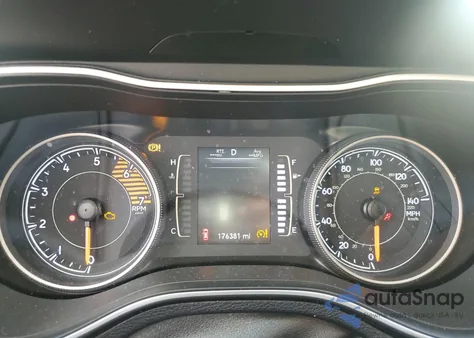 2019 Jeep Cherokee Latitude Plus из США, поврежденный, VIN 1C4PJLLN5KD196081